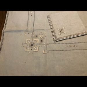 Vintage Luncheon Tablecloth W/ Cross Stitch embroidery of flowers in a basket